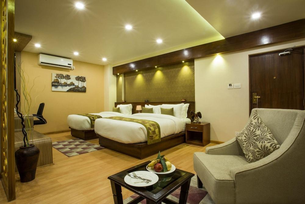 Yatri Suites And Spa Kathmandu Buitenkant foto