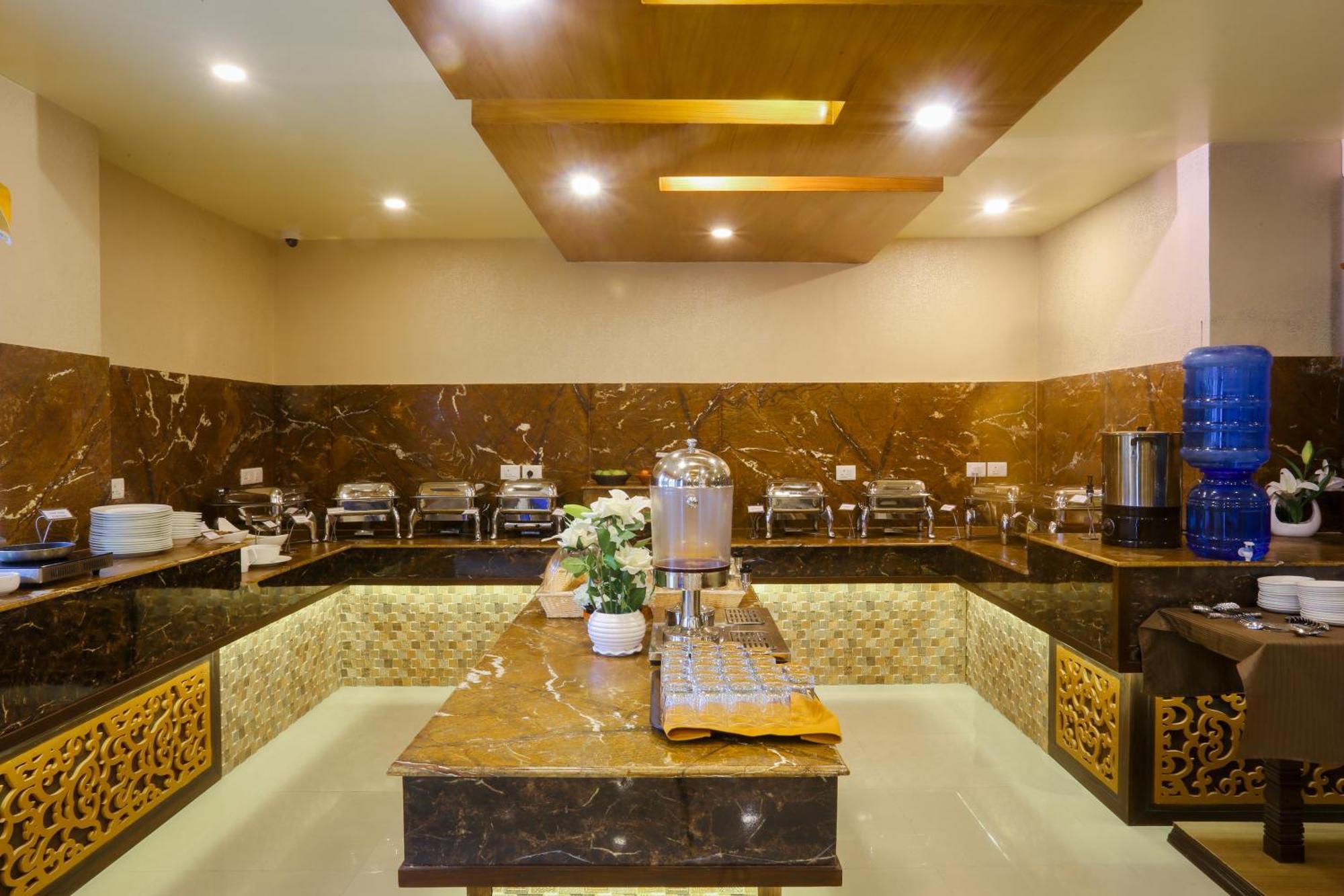 Yatri Suites And Spa Kathmandu Buitenkant foto