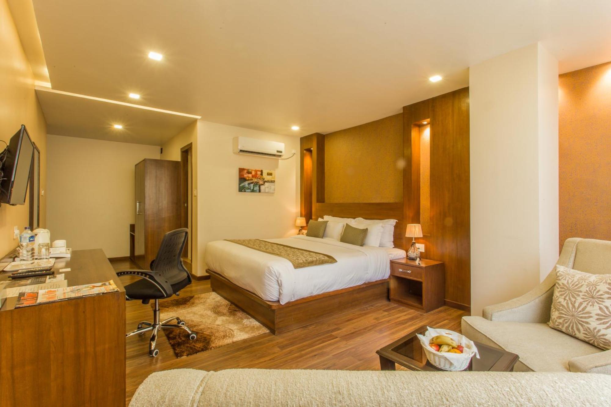 Yatri Suites And Spa Kathmandu Buitenkant foto