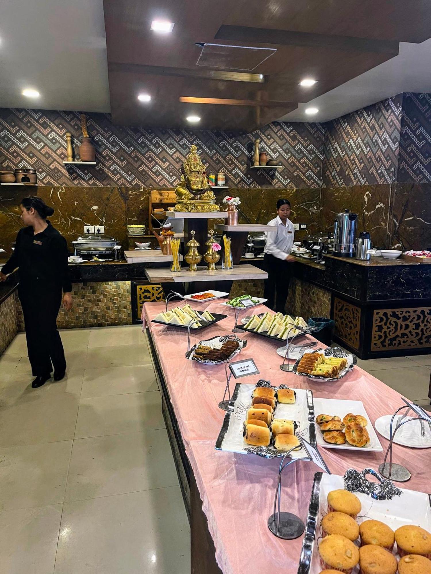Yatri Suites And Spa Kathmandu Buitenkant foto
