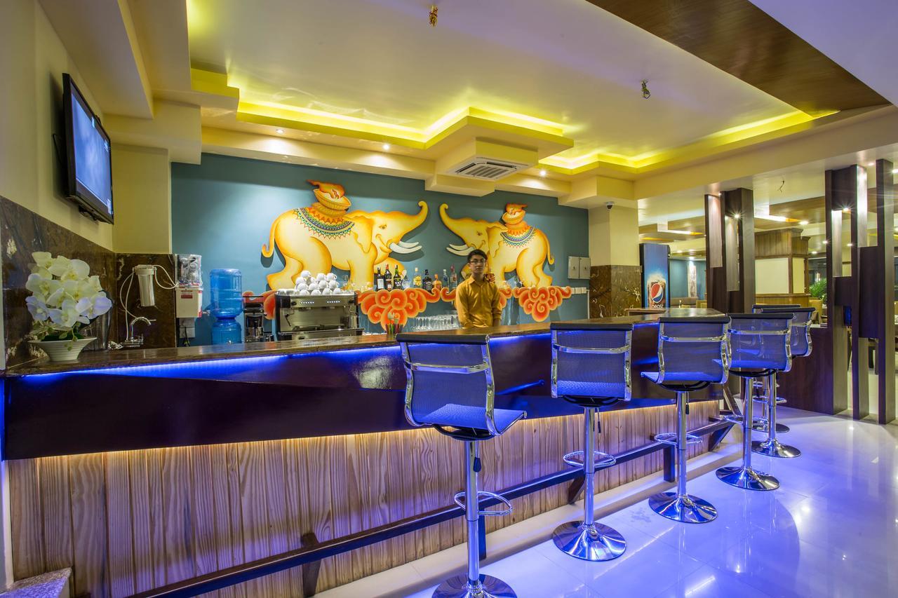 Yatri Suites And Spa Kathmandu Buitenkant foto