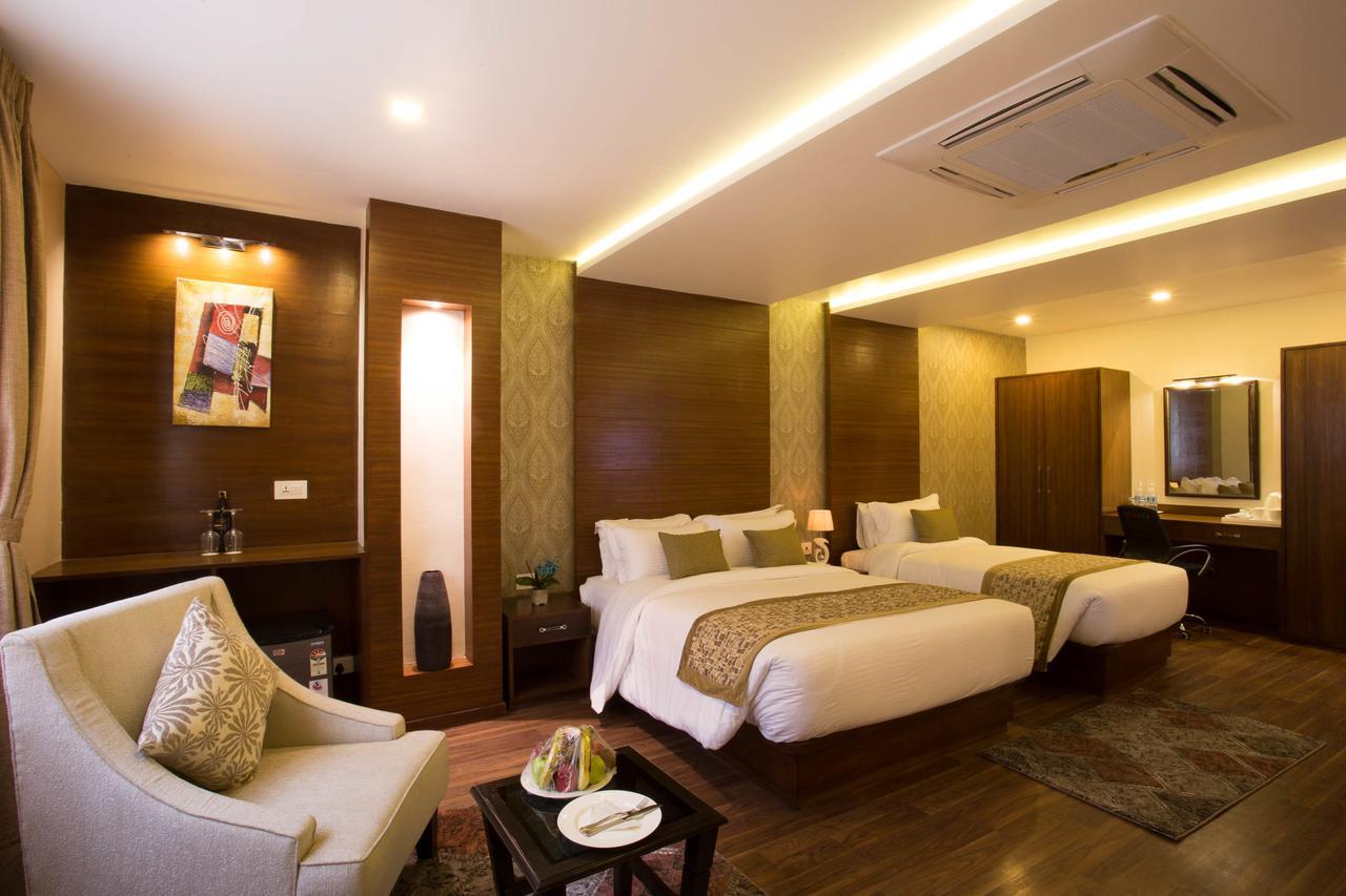 Yatri Suites And Spa Kathmandu Buitenkant foto