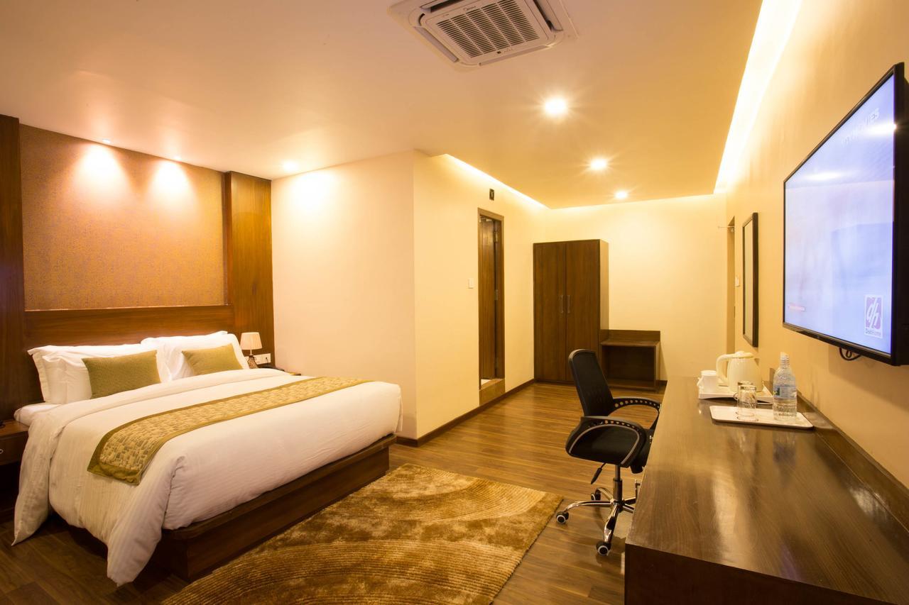 Yatri Suites And Spa Kathmandu Buitenkant foto