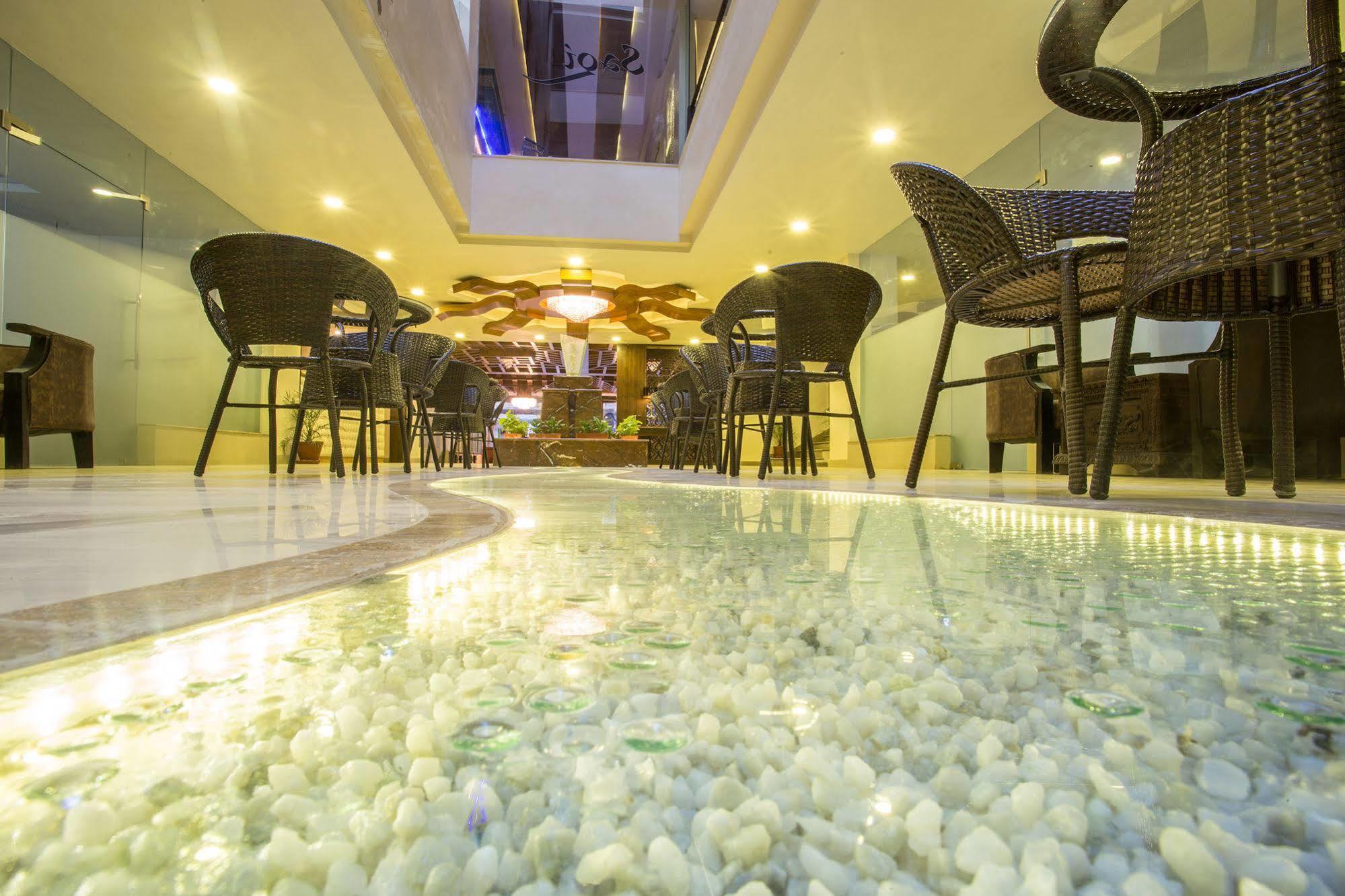 Yatri Suites And Spa Kathmandu Buitenkant foto