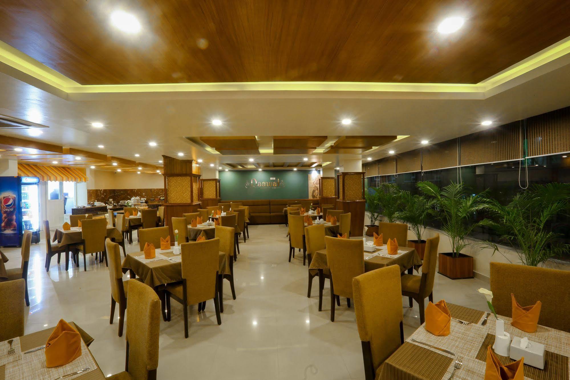 Yatri Suites And Spa Kathmandu Buitenkant foto