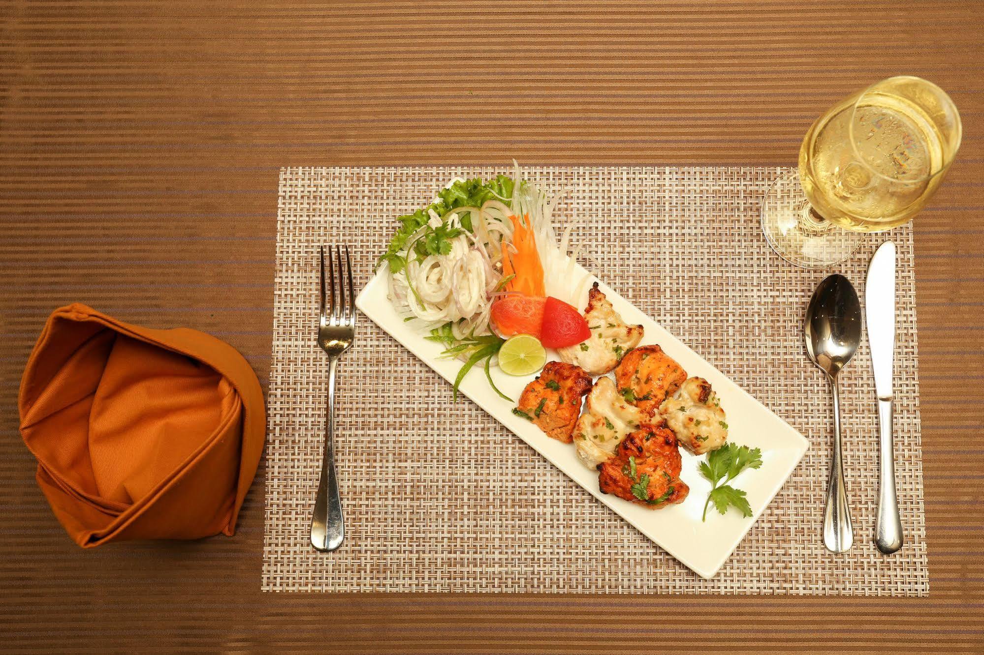Yatri Suites And Spa Kathmandu Buitenkant foto